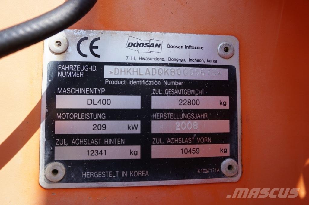 Doosan DL 400 Pale gommate