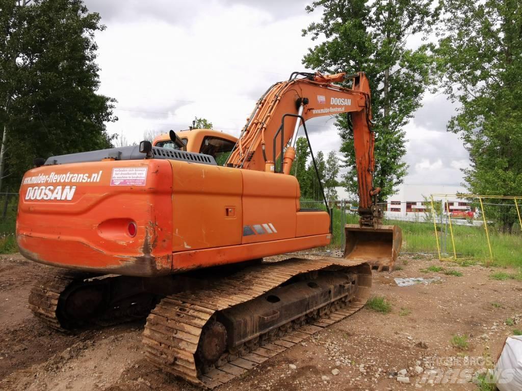 Doosan DX 225 LC Escavatori cingolati