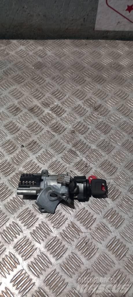 Volvo FH 12   1063433 Cabine e interni