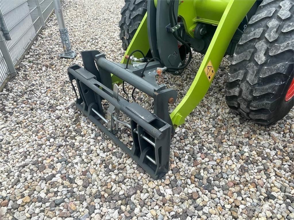 CLAAS Torion 535 Pale gommate