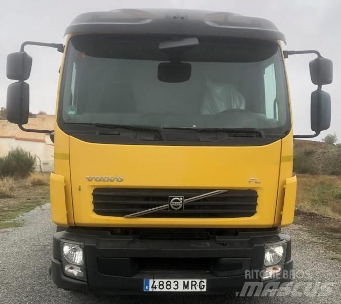 Volvo FL 240 Camion con cassone scarrabile