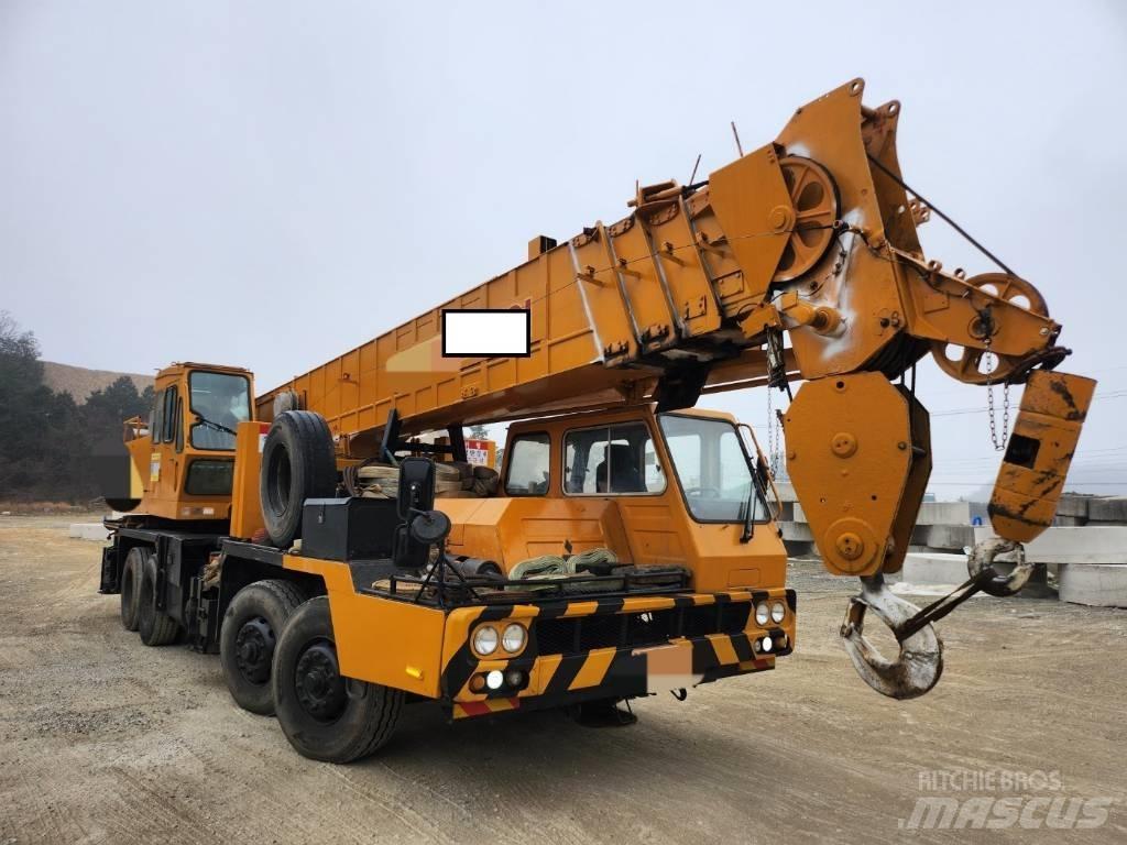 Hyundai HC 50 Gru per tutti i terreni