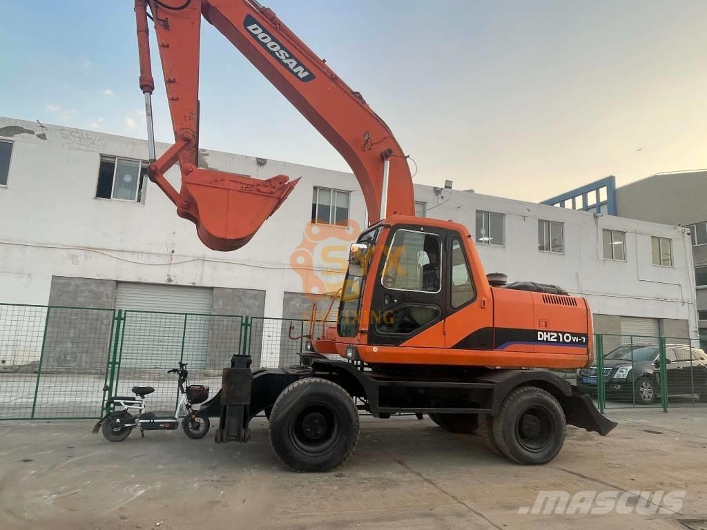 Doosan DH210W-7 Escavatori gommati