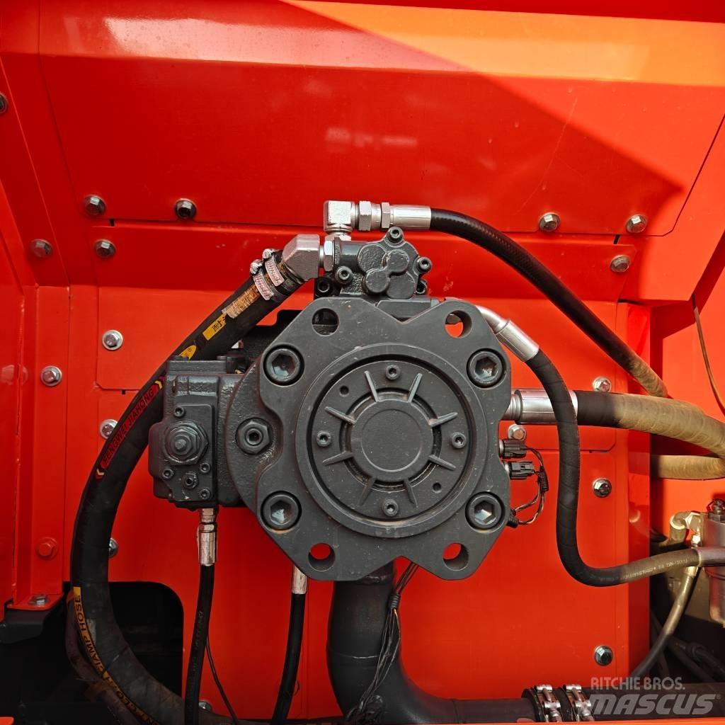 Doosan DX300LC-9C Escavatori cingolati