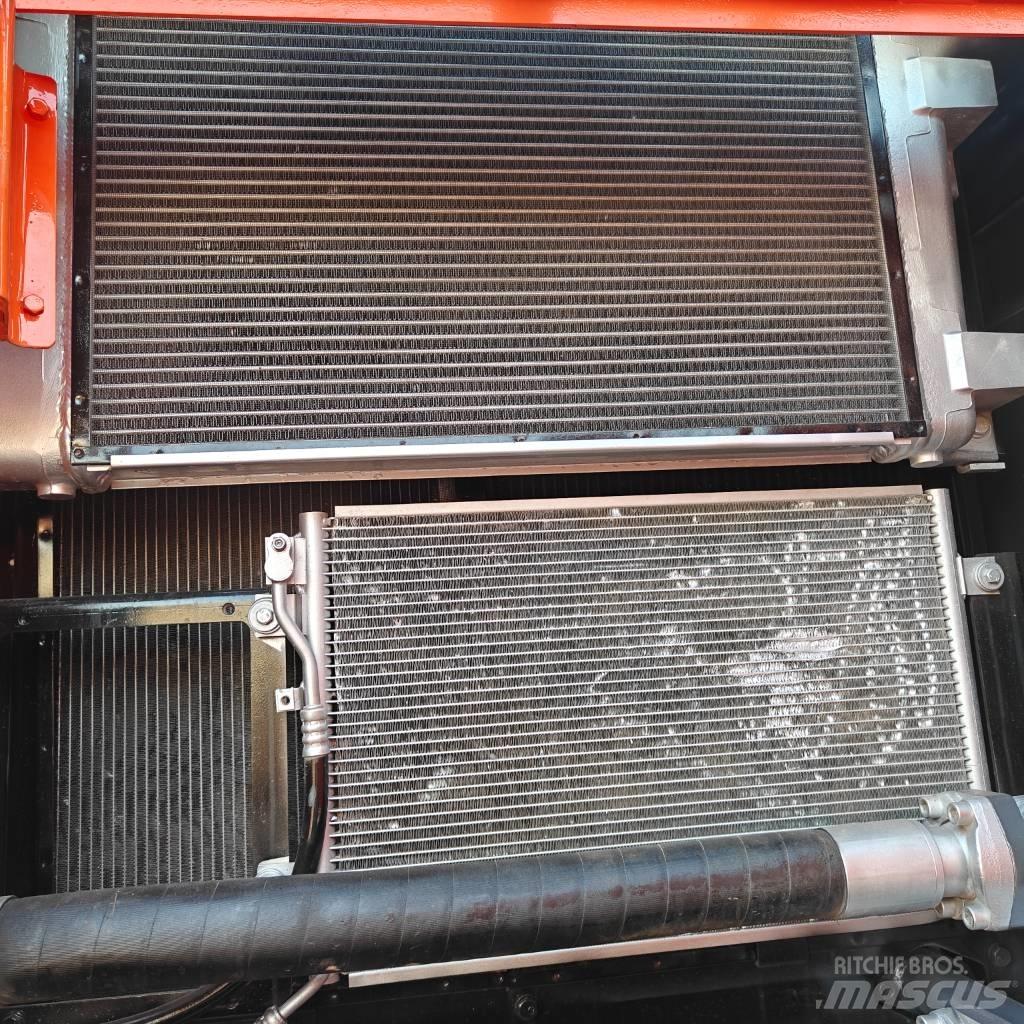 Doosan DX300LC-9C Escavatori cingolati