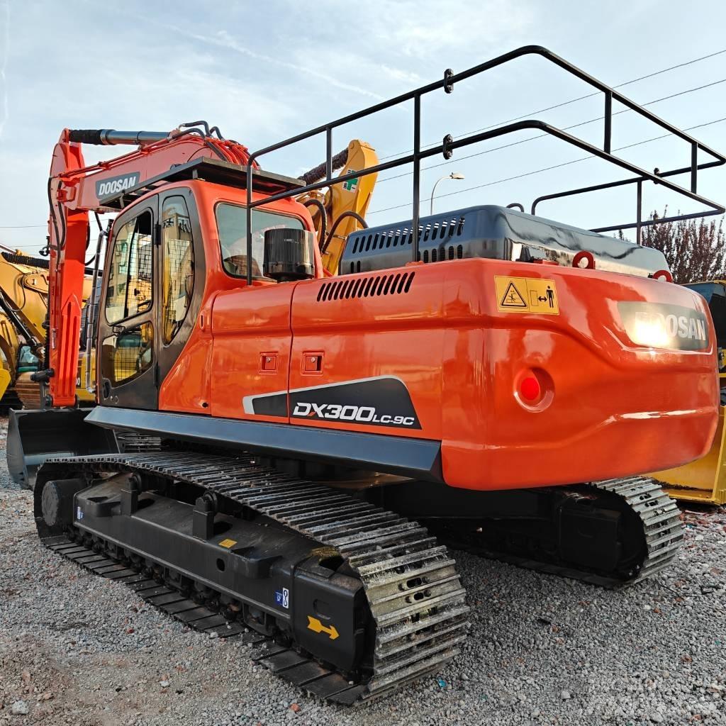Doosan DX300LC-9C Escavatori cingolati