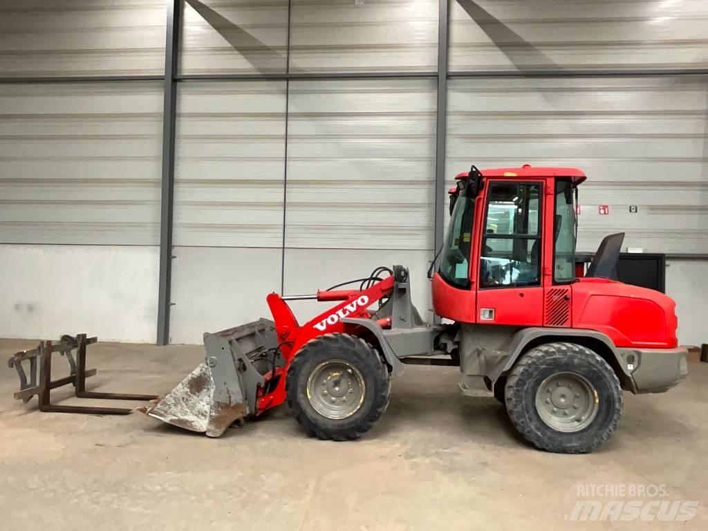 Volvo L 30 G Pale gommate