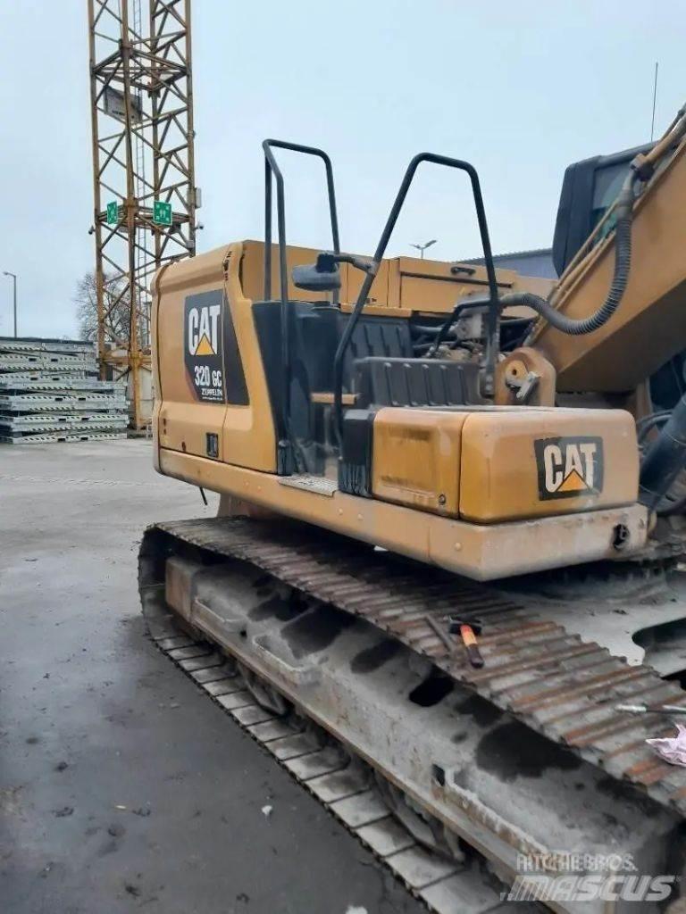 CAT 320 Escavatori cingolati