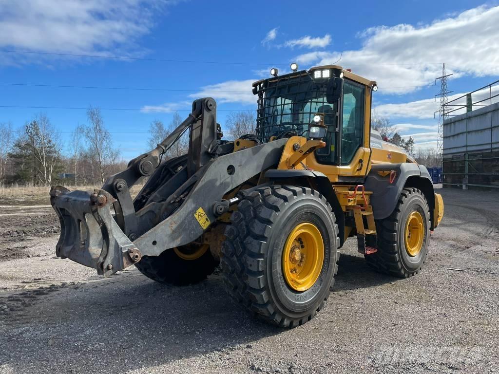 Volvo L 120 H Pale gommate