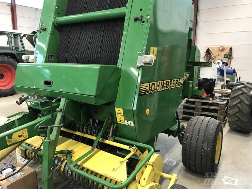 John Deere 590 Presse quadre