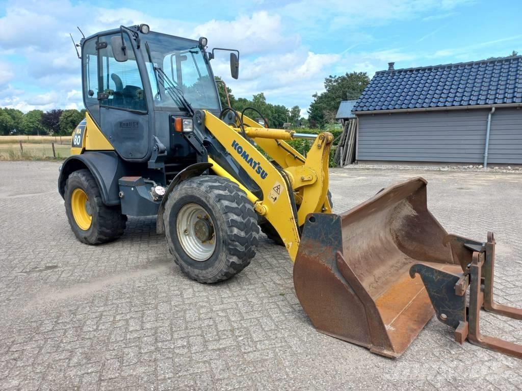 Komatsu WA 80-6 Pale gommate
