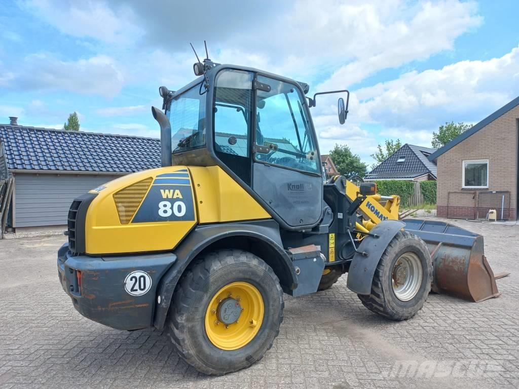 Komatsu WA 80-6 Pale gommate