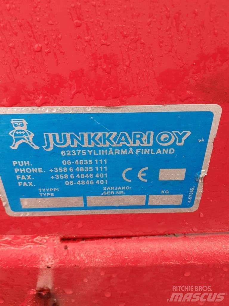 Junkkari NM 320 Falciacondizionatrici