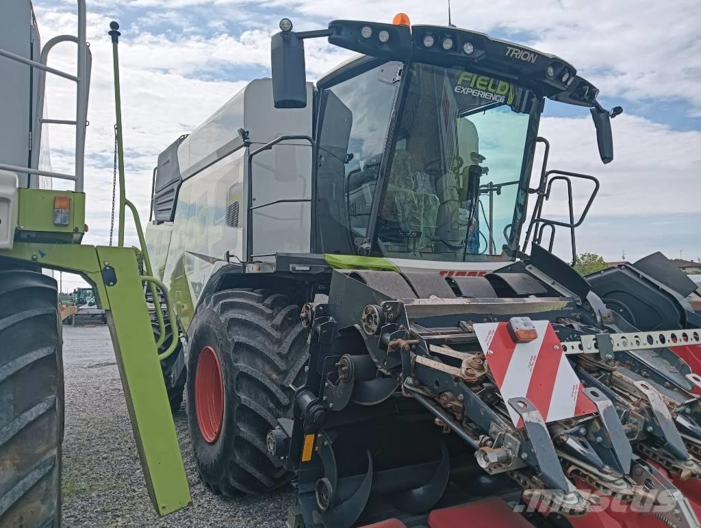 CLAAS TRION 750 Mietitrebbiatrici