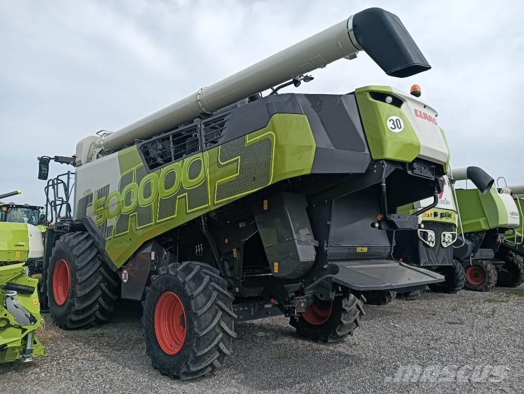 CLAAS TRION 750 Mietitrebbiatrici