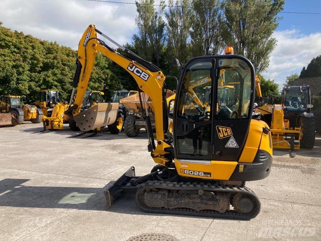 JCB 8026 CTS Miniescavatori