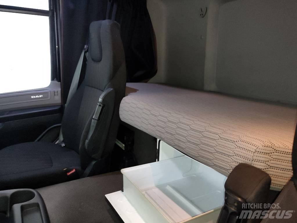 DAF CF 370 FA Motrici centinate