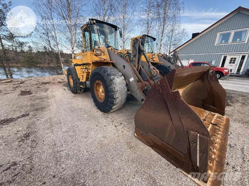 Volvo L 120 C Pale gommate