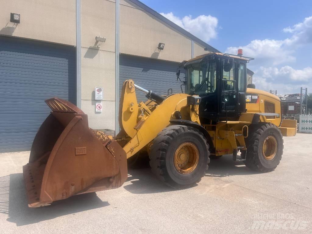 CAT 938M Pale gommate