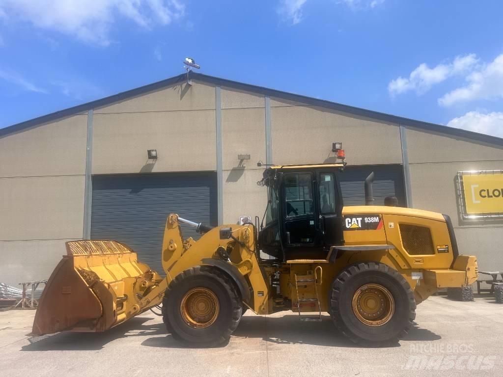CAT 938M Pale gommate