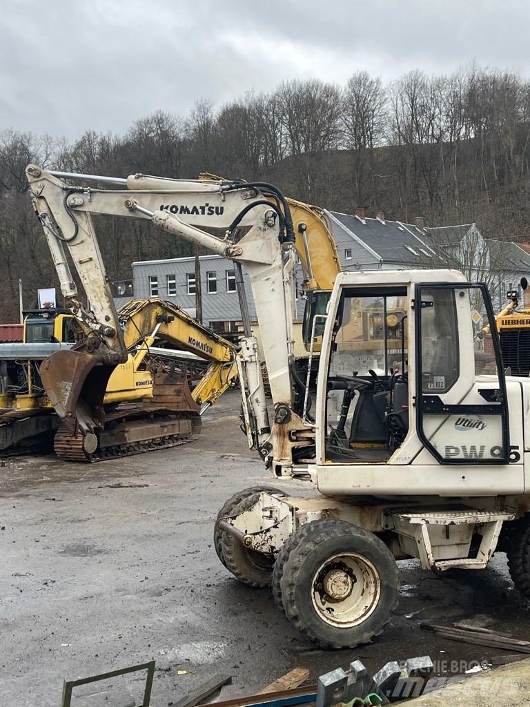 Komatsu PW 95 Escavatori gommati