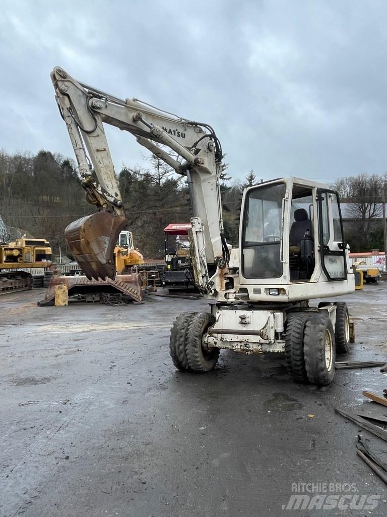Komatsu PW 95 Escavatori gommati