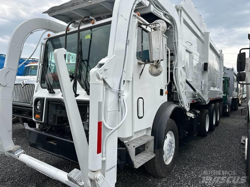 Mack MRU613 Camion dei rifiuti