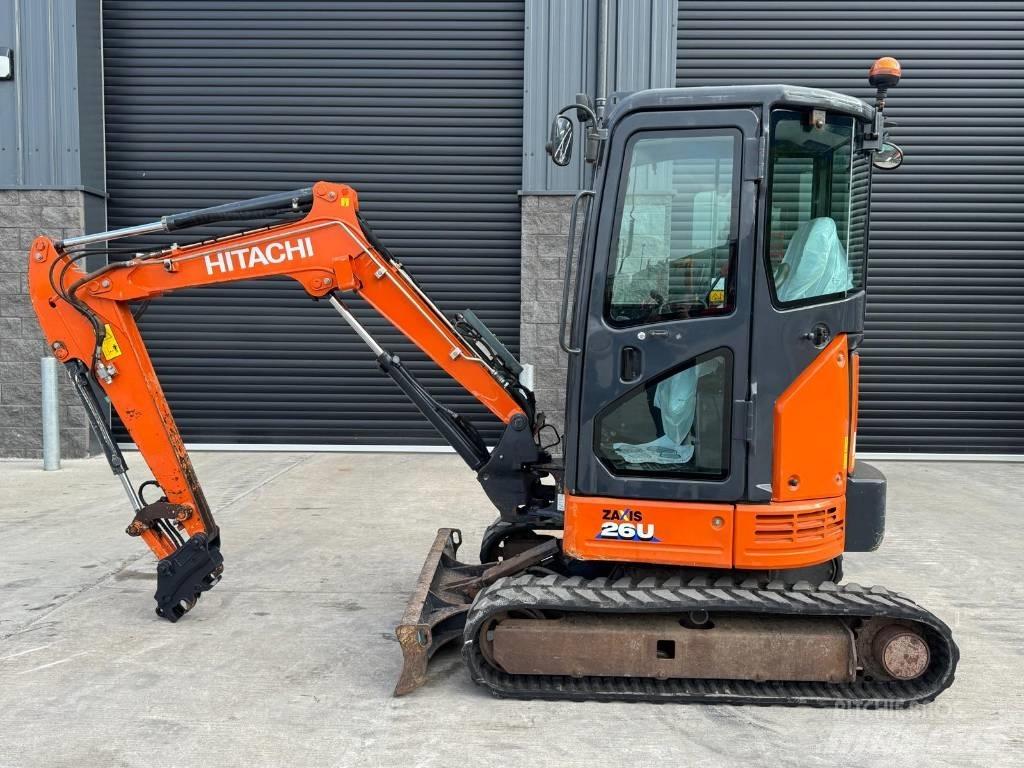 Hitachi ZX 26 U-6 cr Miniescavatori