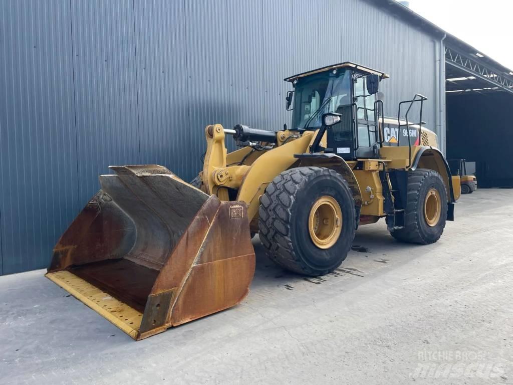 CAT 966M Pale gommate