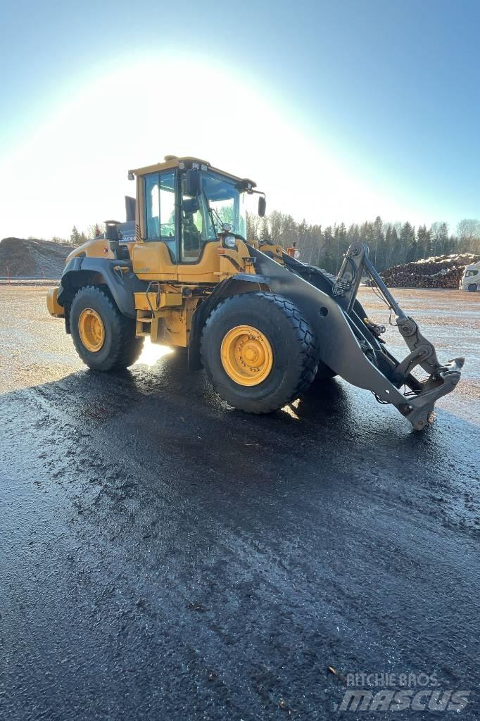 Volvo L 120 H Pale gommate