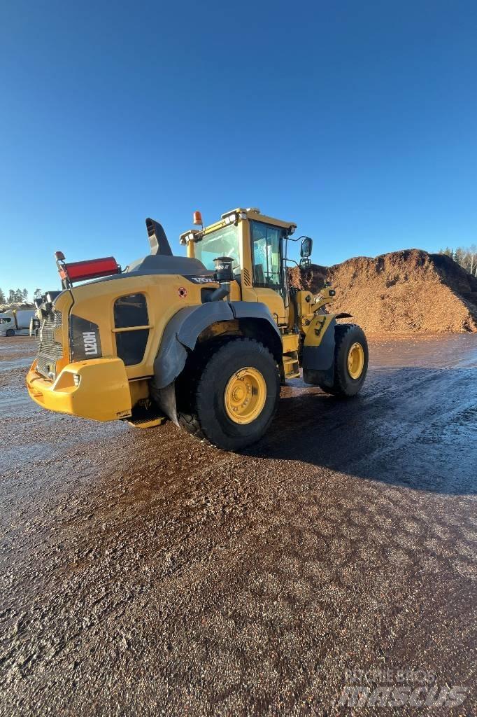 Volvo L 120 H Pale gommate