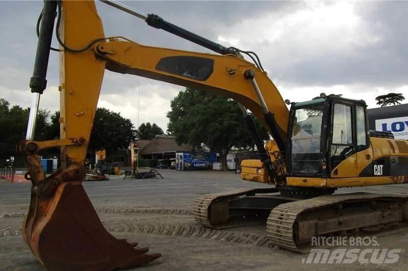 CAT 324D Miniescavatori