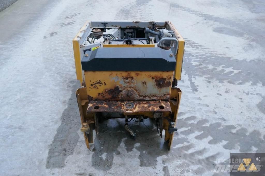 CAT 220-2800 Cabine e interni