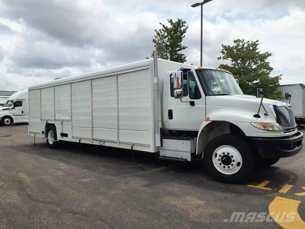 International 4300 Camion per la consegna bevande