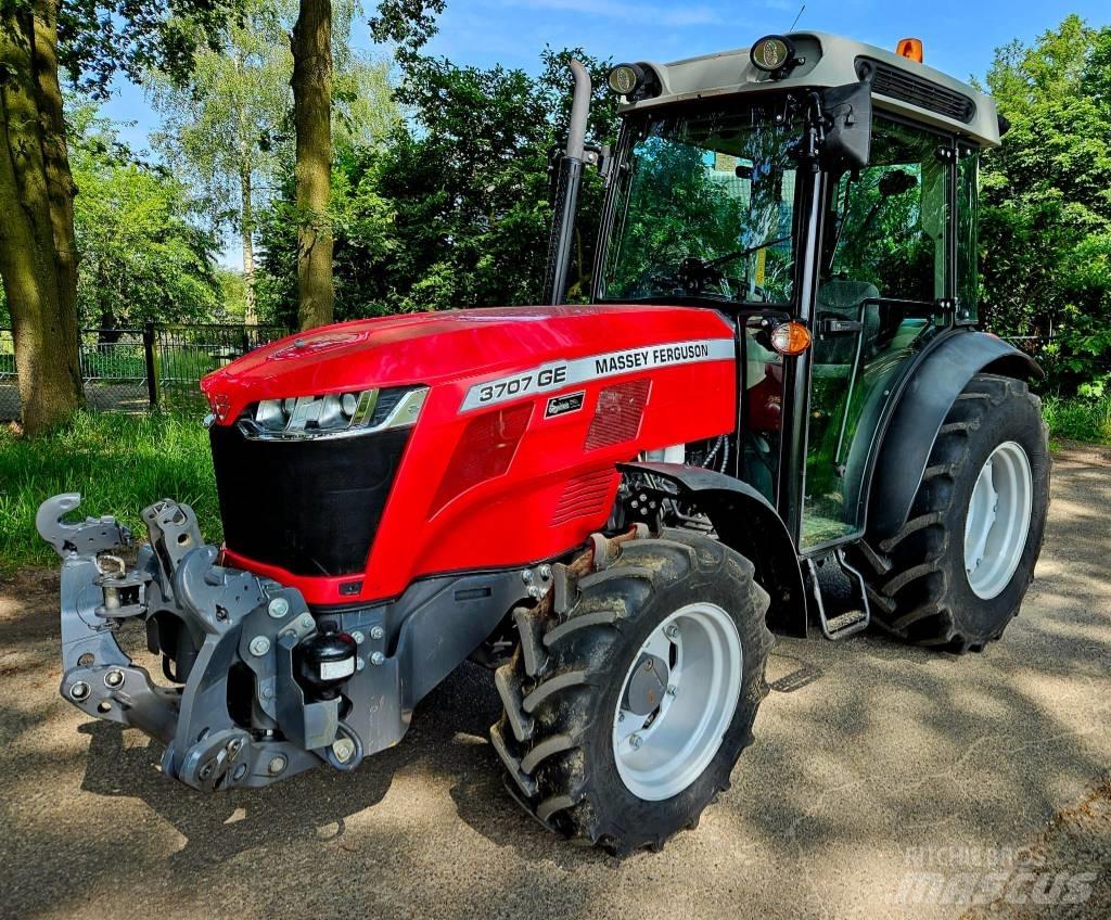 Massey Ferguson 3707 Trattori