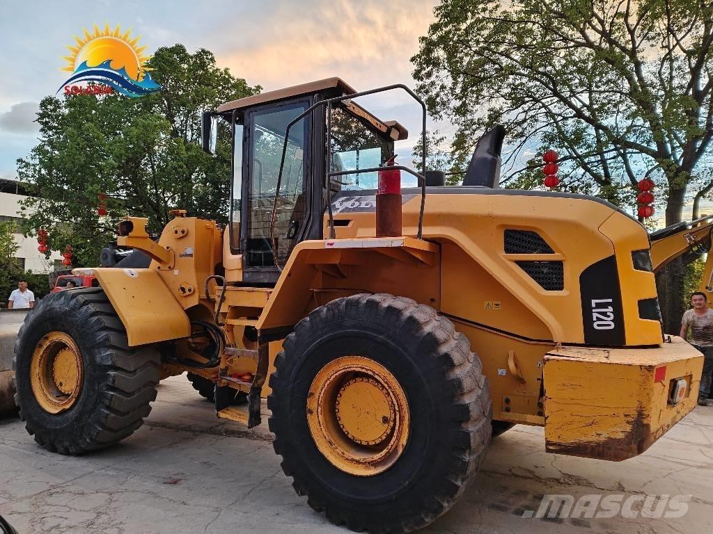 Volvo L 120 Pale gommate