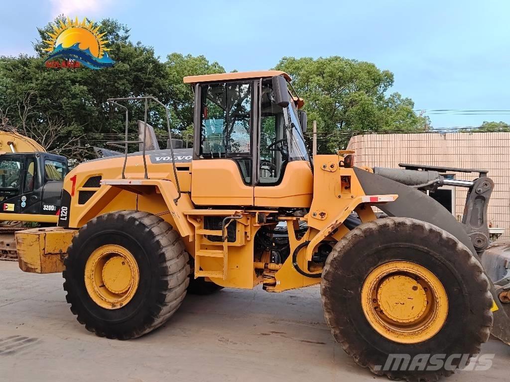 Volvo L 120 Pale gommate