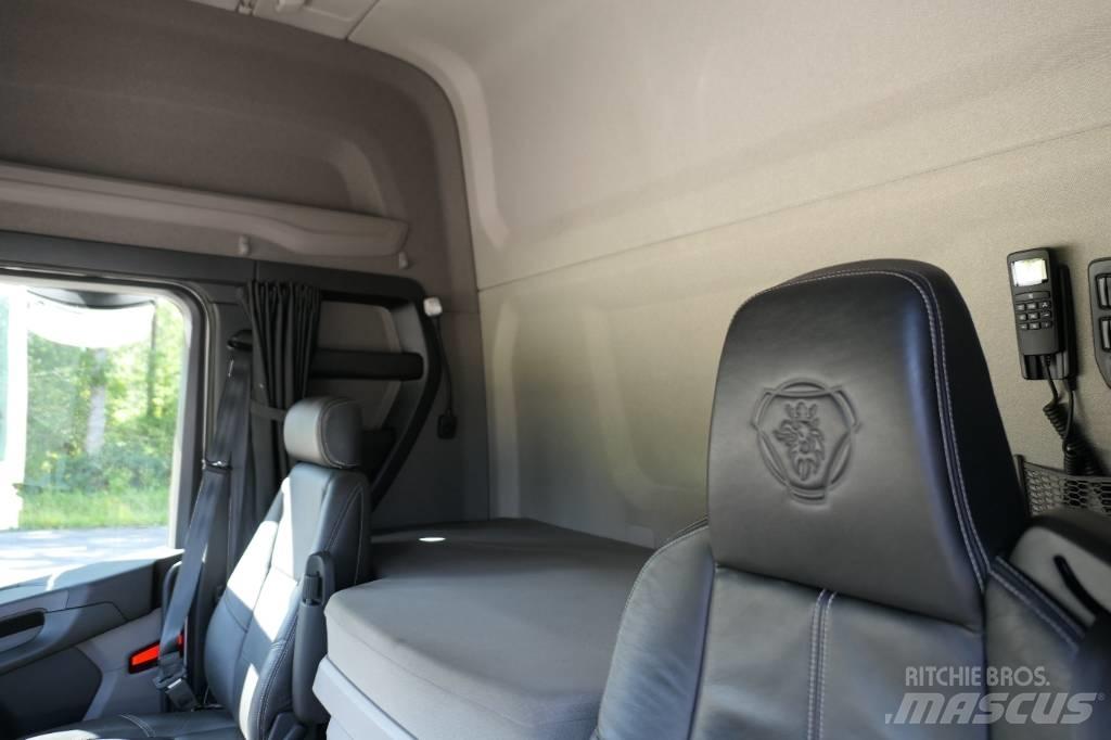 Scania G500B6x2NB Camion con gancio di sollevamento