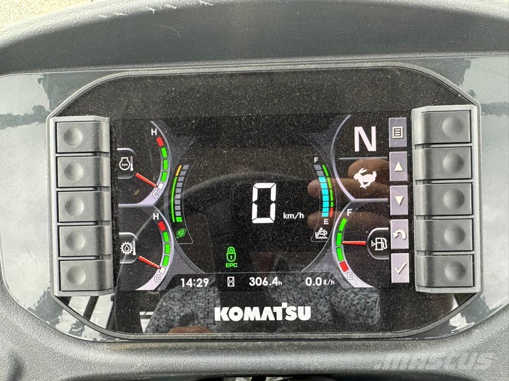 Komatsu WA 100 Pale gommate