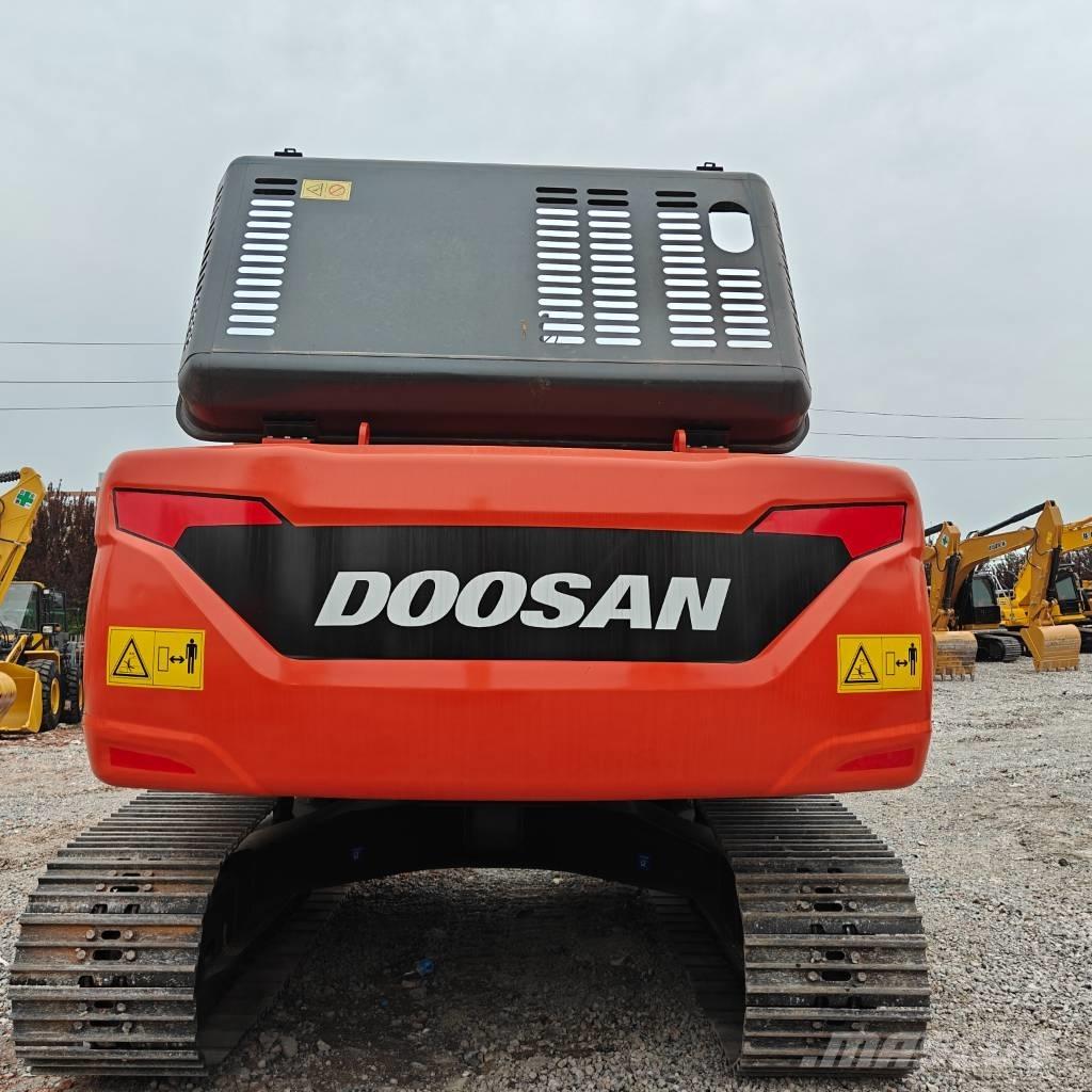 Doosan DX 225 LCA Escavatori cingolati