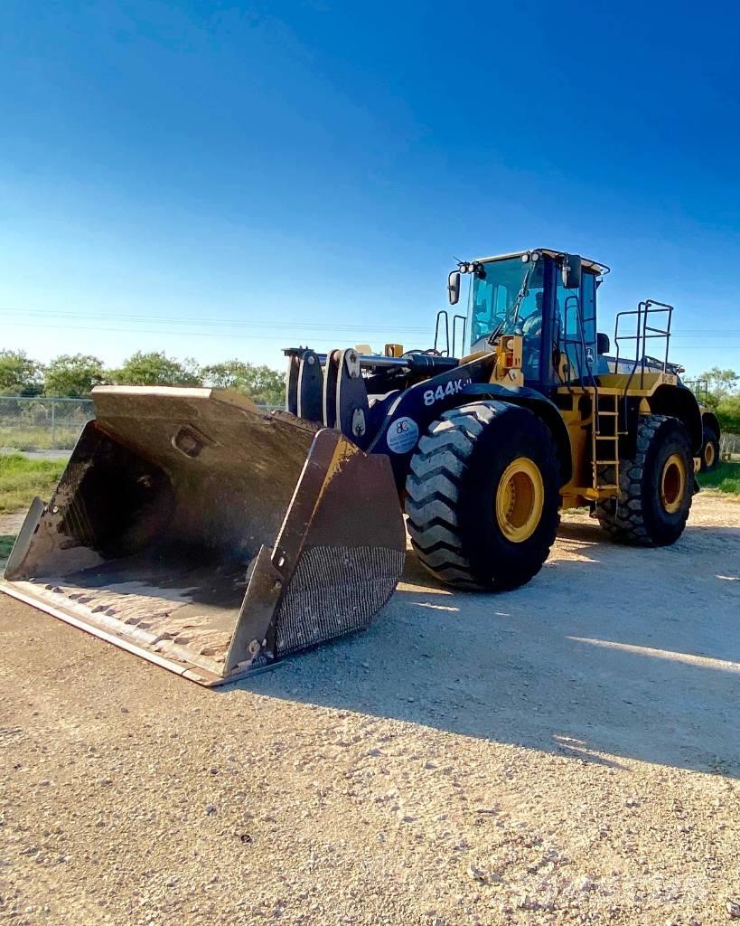 John Deere 844 K Pale gommate