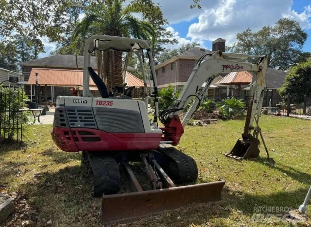 TAKEUCHI TB235 Escavatori cingolati