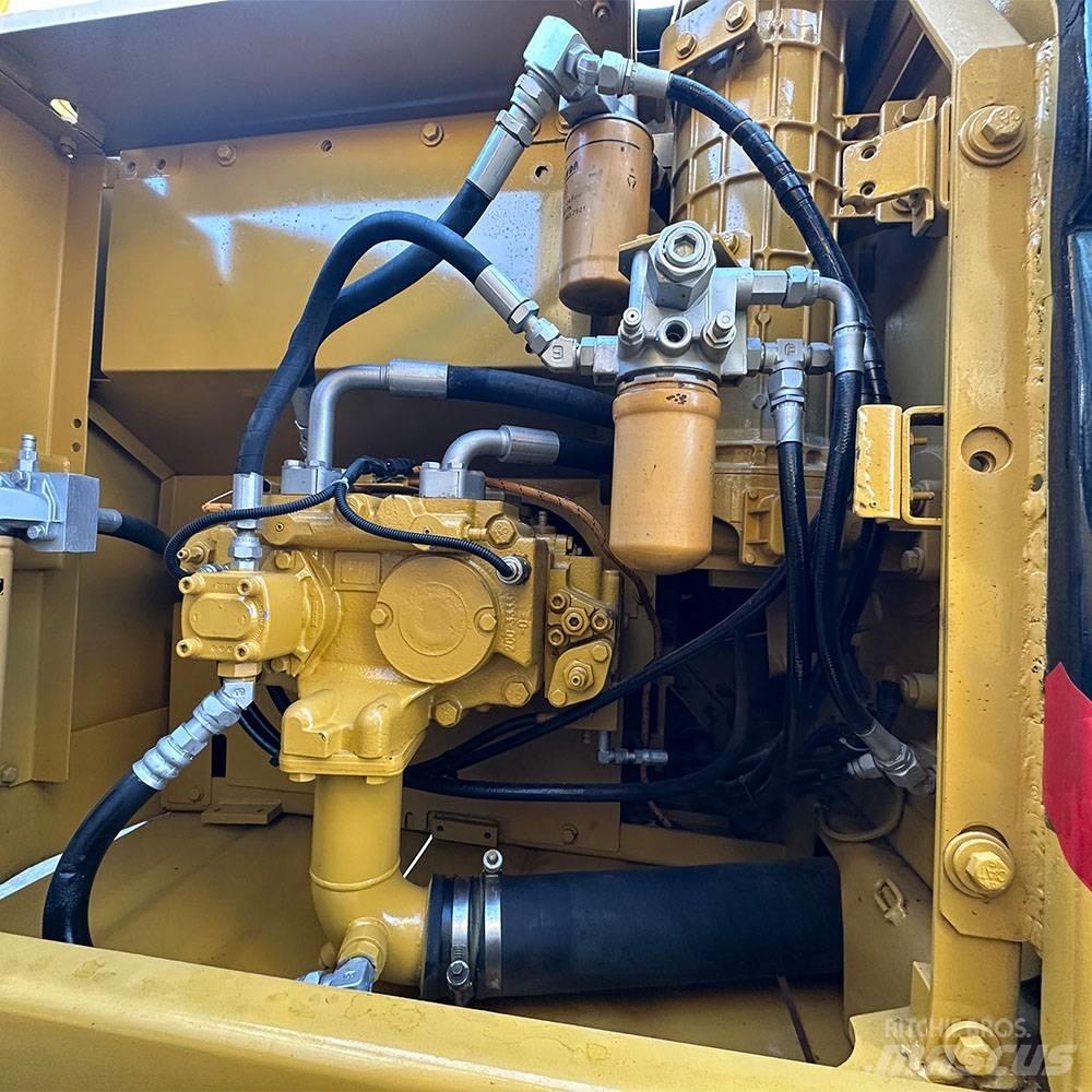 CAT 323 D Escavatori cingolati
