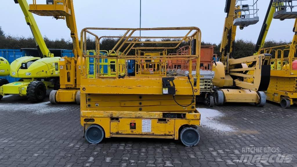 Haulotte Compact 10 Piattaforme a pantografo