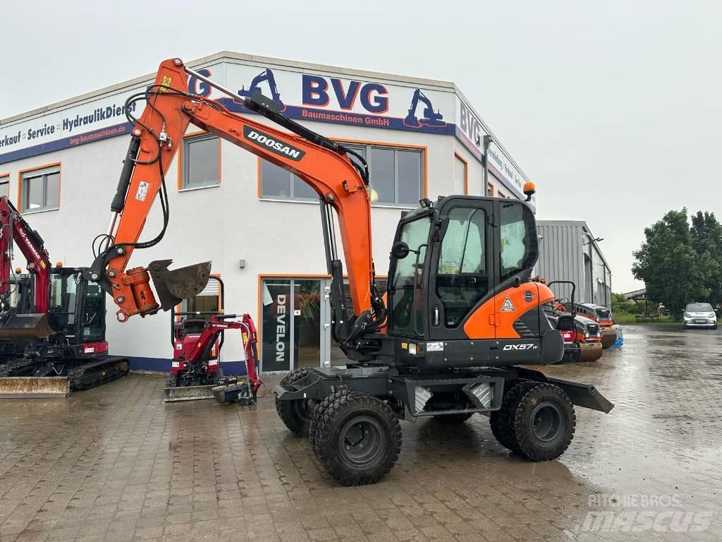 Doosan DX 57 W-5 Escavatori gommati