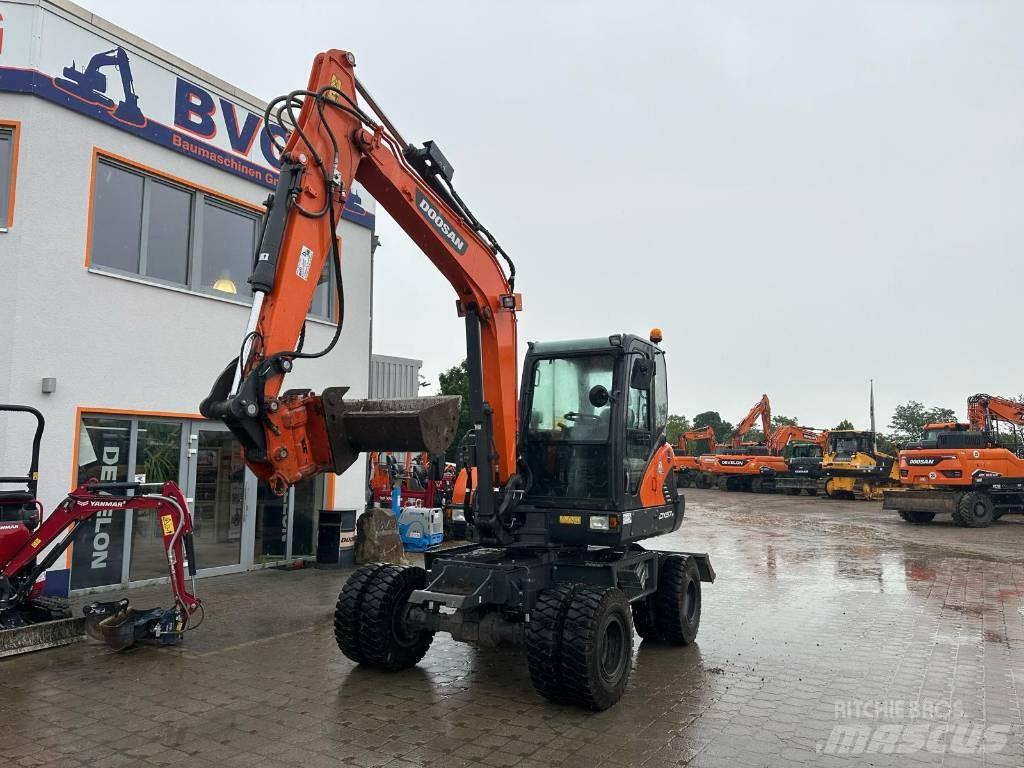 Doosan DX 57 W-5 Escavatori gommati