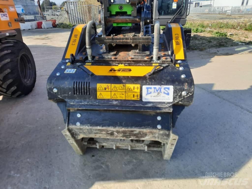 MB Crusher BF 90.3 Benne frantumatrici