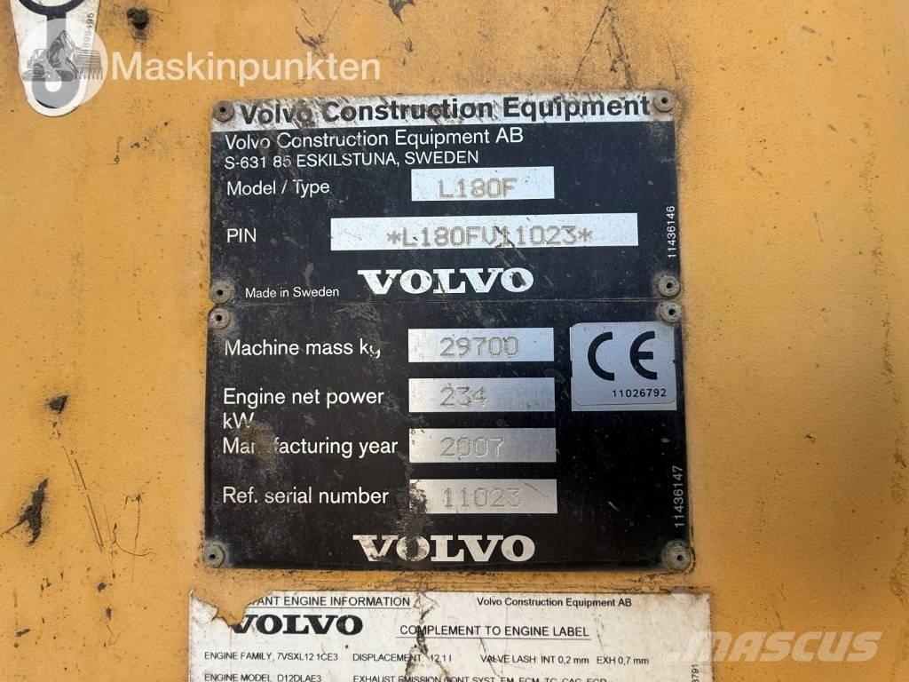 Volvo L 180 F Pale gommate