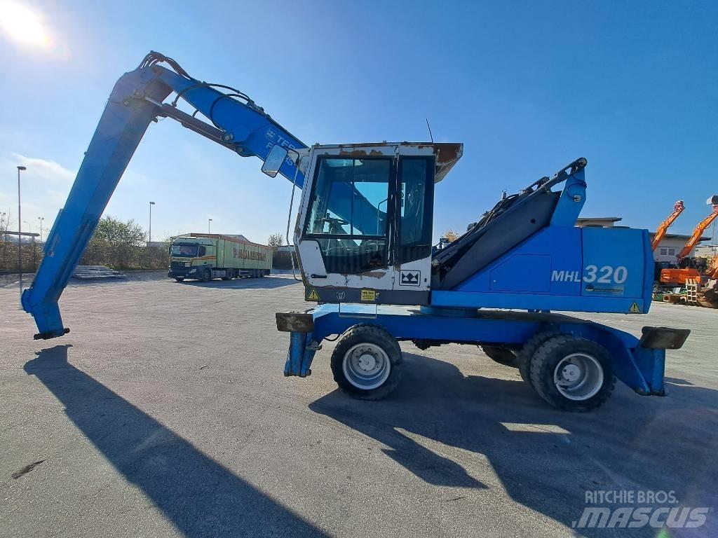 Fuchs MHL 320D Movimentazione rifiuti