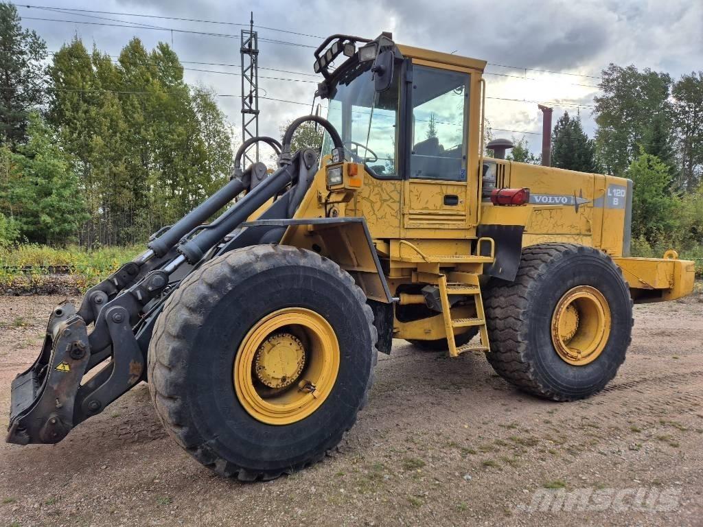Volvo L 120 B Pale gommate
